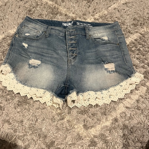 Women's/Teens Mossimo Denim Shorts - EXCELLENT Condition- Size 12/31 - Picture 9 of 11